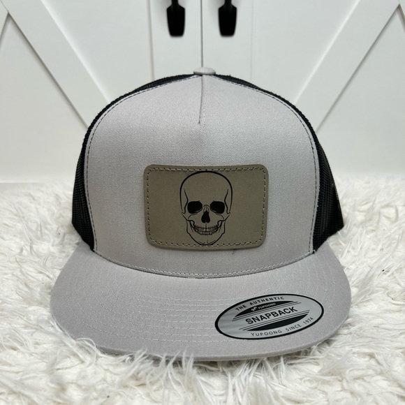 SnapBack hat skull - Picture 2 of 2